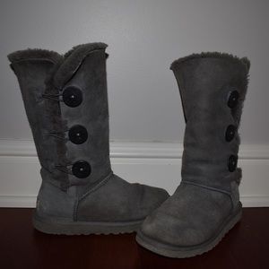 Women’s Bailey Button Triplet Uggs Size 6